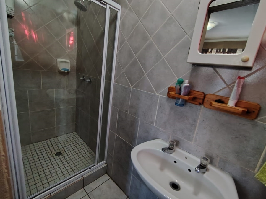 3 Bedroom Property for Sale in Wierdaglen Estate Gauteng