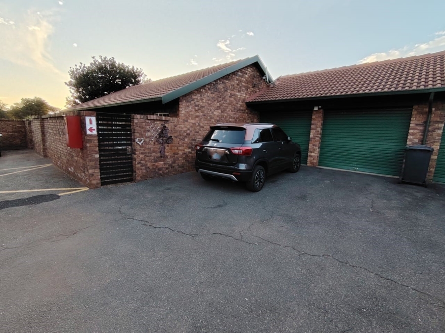 3 Bedroom Property for Sale in Wierdaglen Estate Gauteng