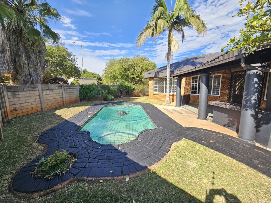 4 Bedroom Property for Sale in Doornpoort Gauteng