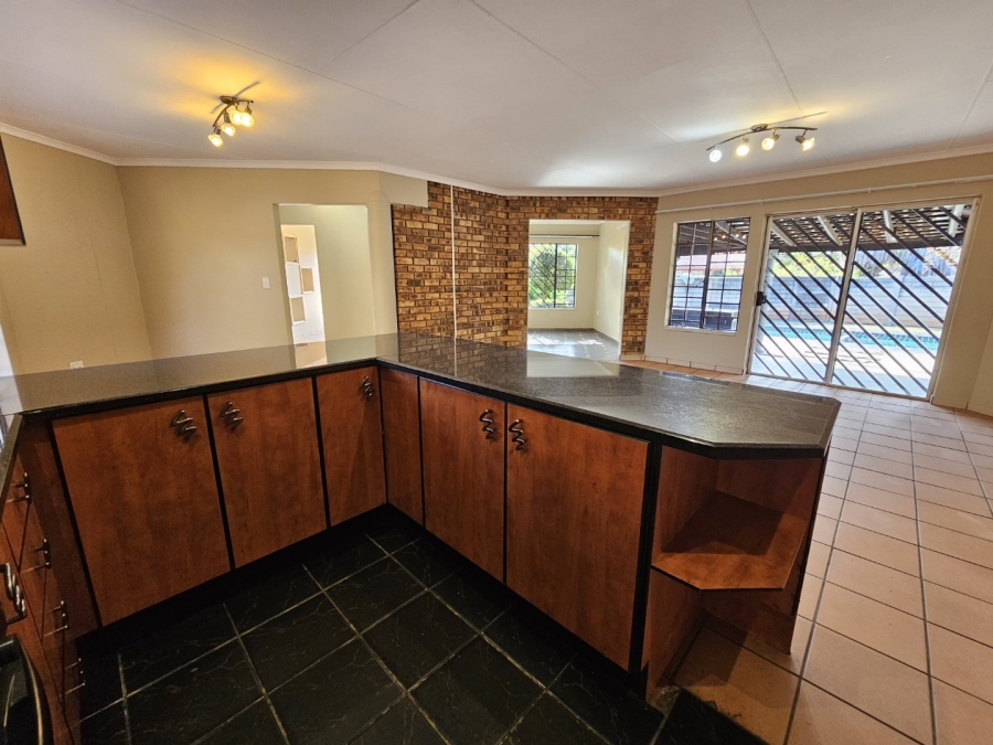 4 Bedroom Property for Sale in Doornpoort Gauteng