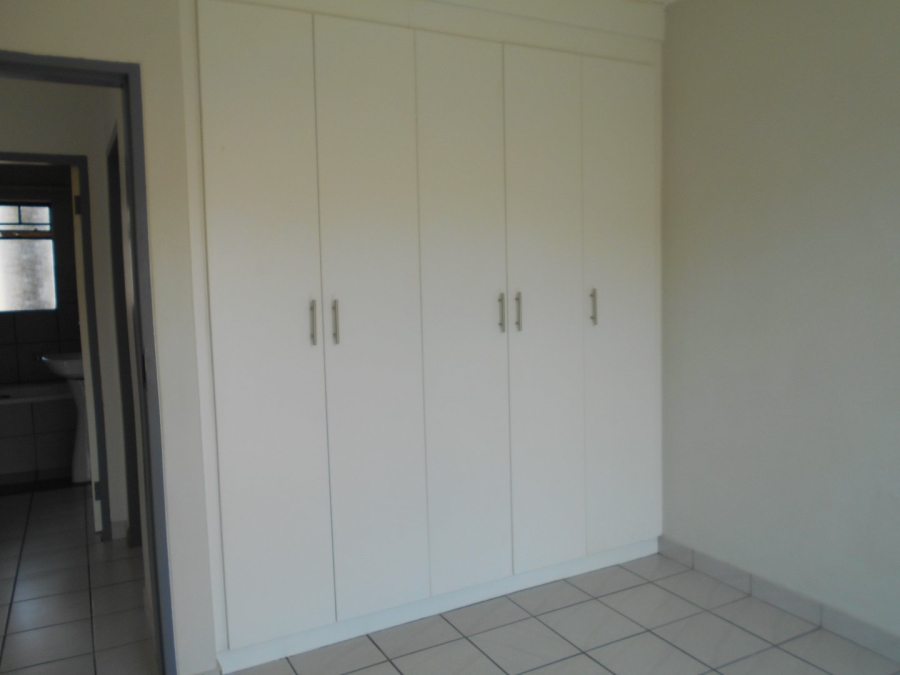 To Let 2 Bedroom Property for Rent in Rooihuiskraal North Gauteng