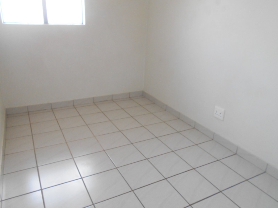 To Let 2 Bedroom Property for Rent in Rooihuiskraal North Gauteng