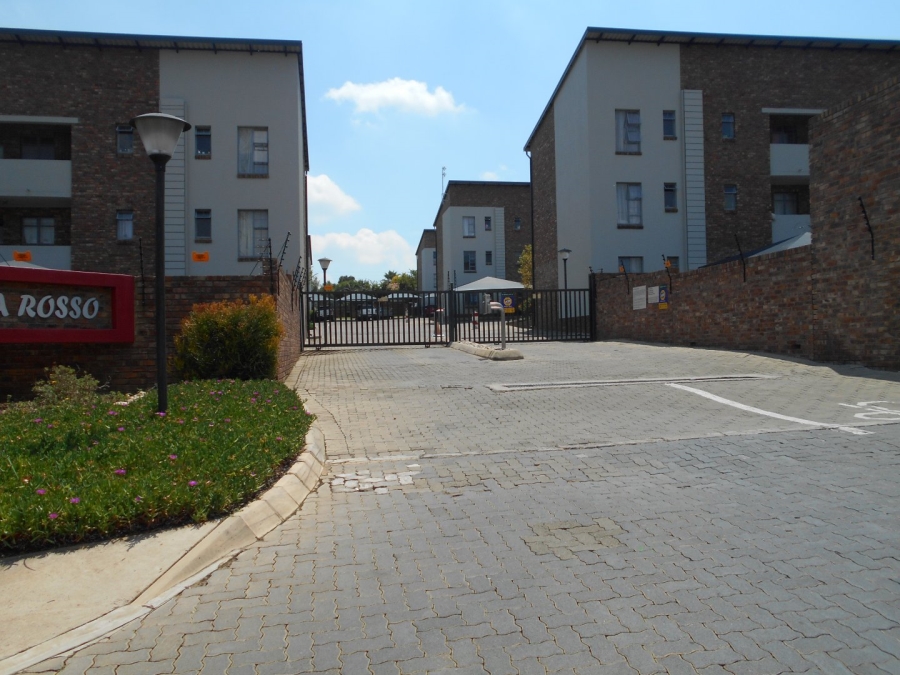 To Let 2 Bedroom Property for Rent in Rooihuiskraal North Gauteng