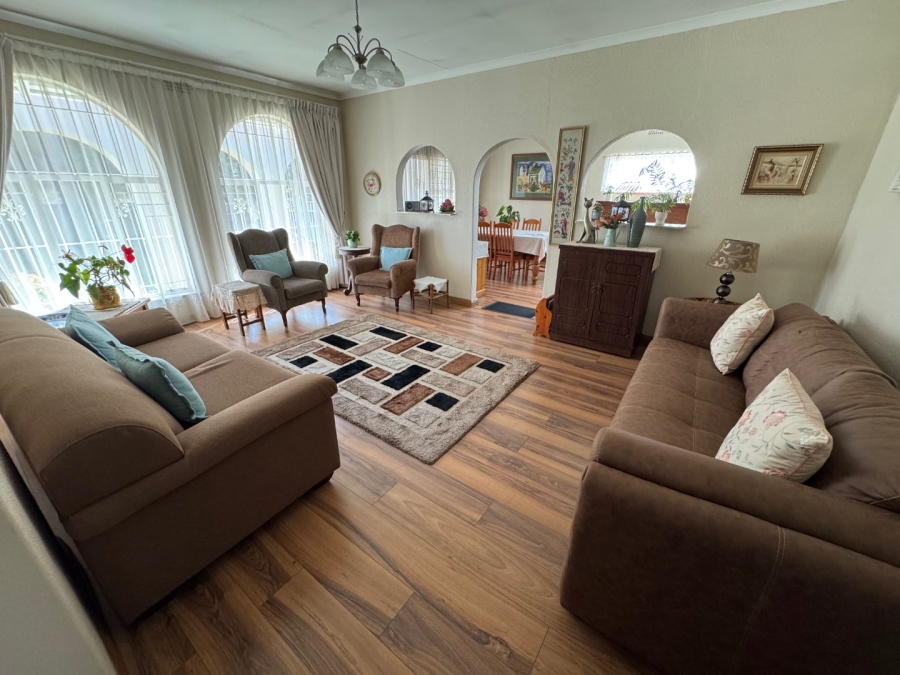 3 Bedroom Property for Sale in Glen Marais Gauteng