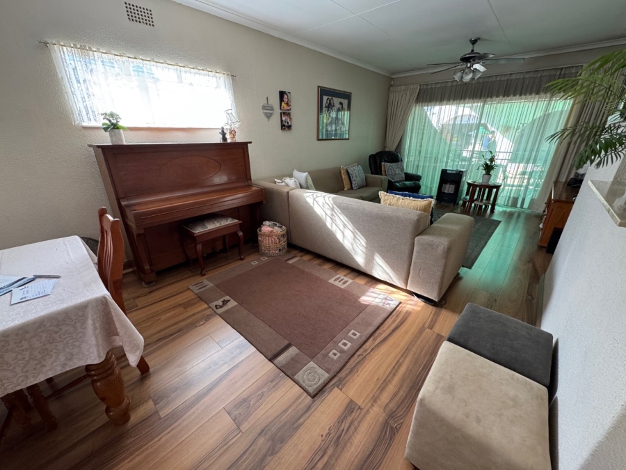 3 Bedroom Property for Sale in Glen Marais Gauteng
