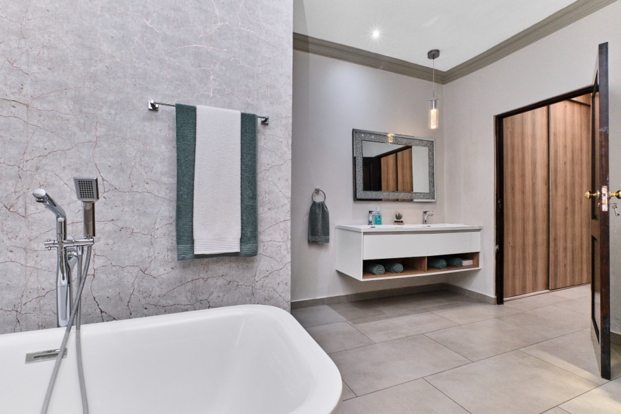 4 Bedroom Property for Sale in Ruimsig Gauteng