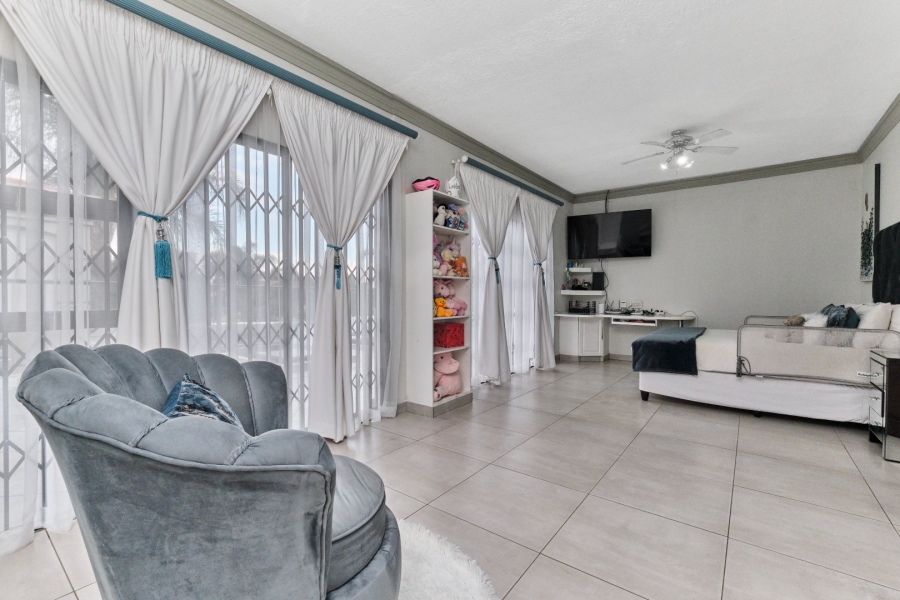 4 Bedroom Property for Sale in Ruimsig Gauteng