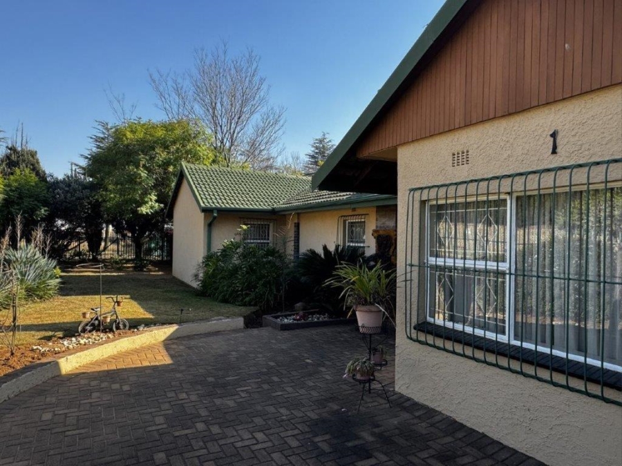4 Bedroom Property for Sale in Aston Manor Gauteng