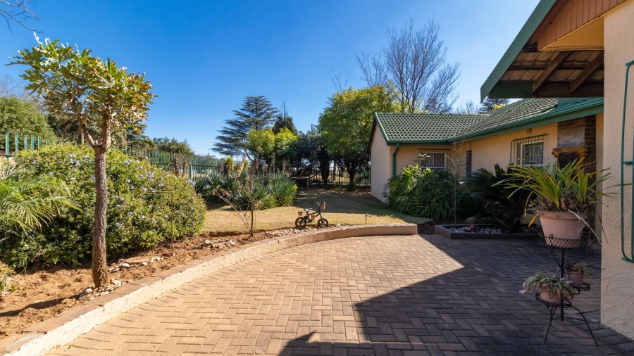 4 Bedroom Property for Sale in Aston Manor Gauteng