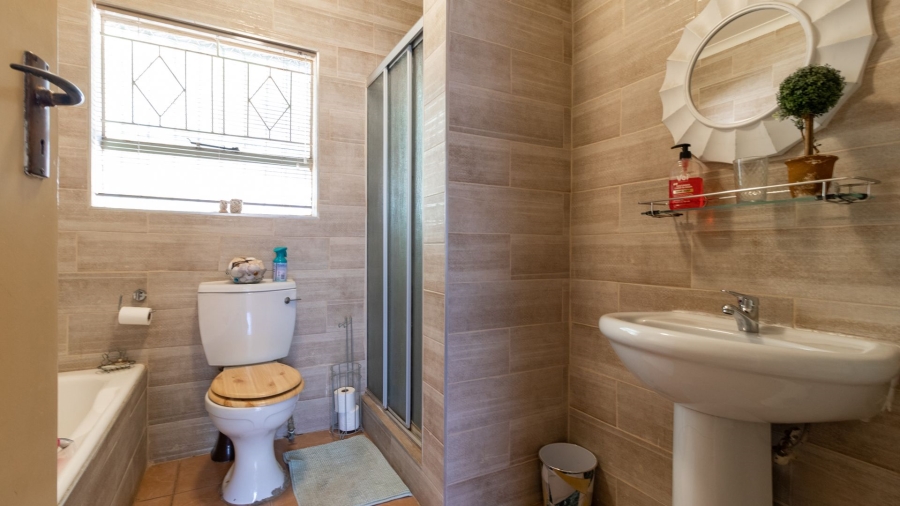 4 Bedroom Property for Sale in Aston Manor Gauteng