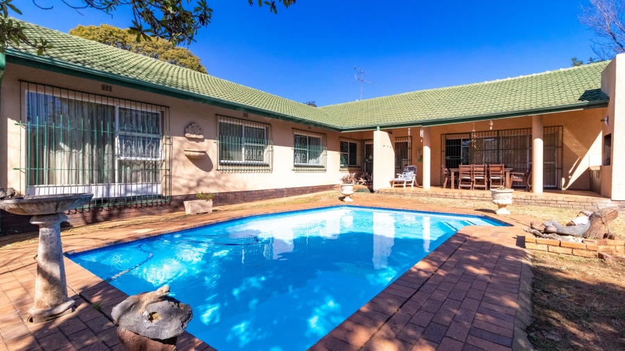 4 Bedroom Property for Sale in Aston Manor Gauteng