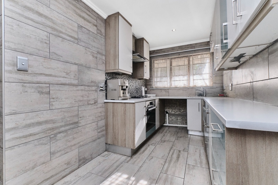 To Let 3 Bedroom Property for Rent in Randpark Ridge Gauteng
