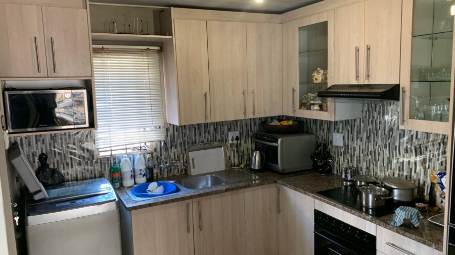 3 Bedroom Property for Sale in Roodekop Gauteng