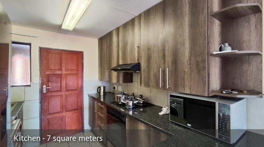2 Bedroom Property for Sale in Cruywagenpark Gauteng