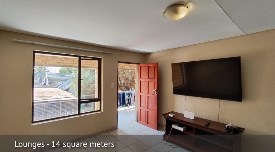 2 Bedroom Property for Sale in Cruywagenpark Gauteng