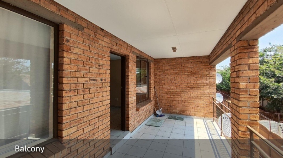 2 Bedroom Property for Sale in Cruywagenpark Gauteng