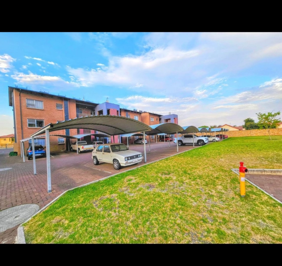2 Bedroom Property for Sale in Montana Park Gauteng