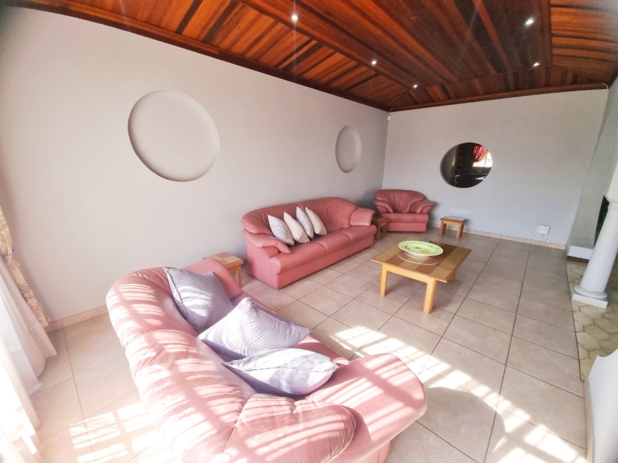 5 Bedroom Property for Sale in Brackenhurst Gauteng