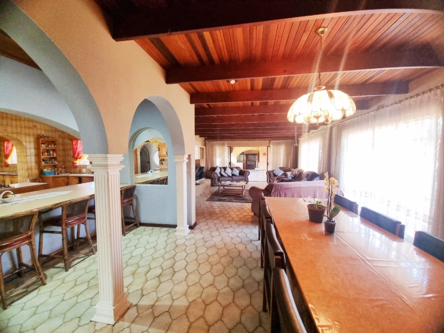 5 Bedroom Property for Sale in Brackenhurst Gauteng