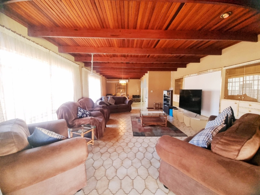 5 Bedroom Property for Sale in Brackenhurst Gauteng