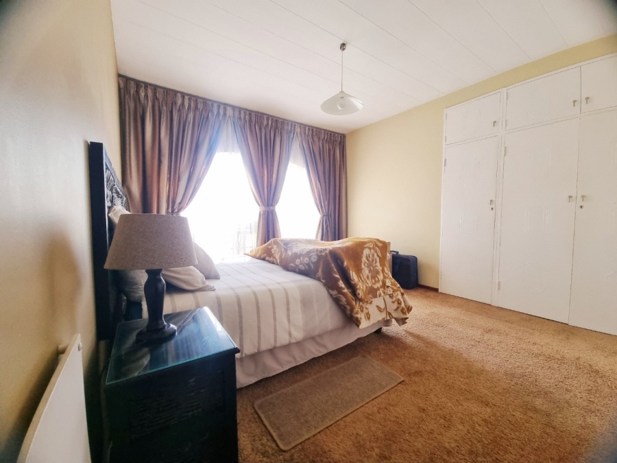 5 Bedroom Property for Sale in Brackenhurst Gauteng