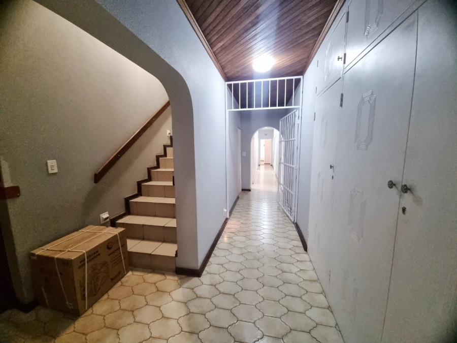 5 Bedroom Property for Sale in Brackenhurst Gauteng