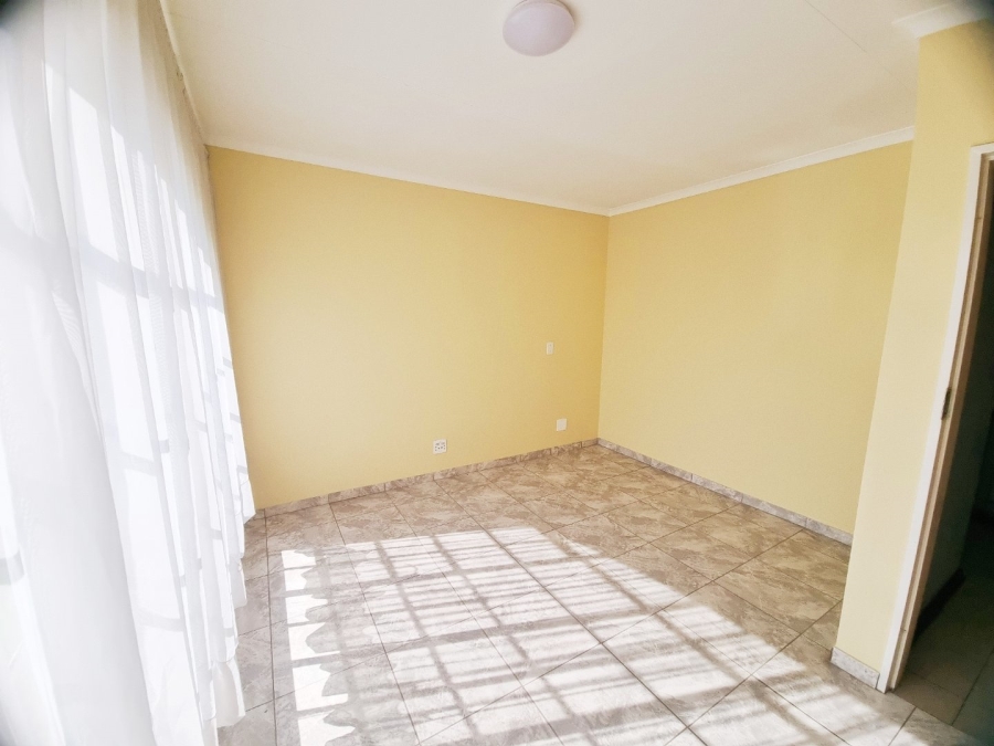 5 Bedroom Property for Sale in Brackenhurst Gauteng