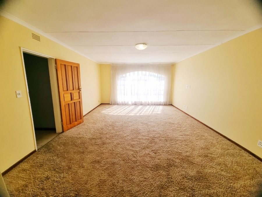 5 Bedroom Property for Sale in Brackenhurst Gauteng