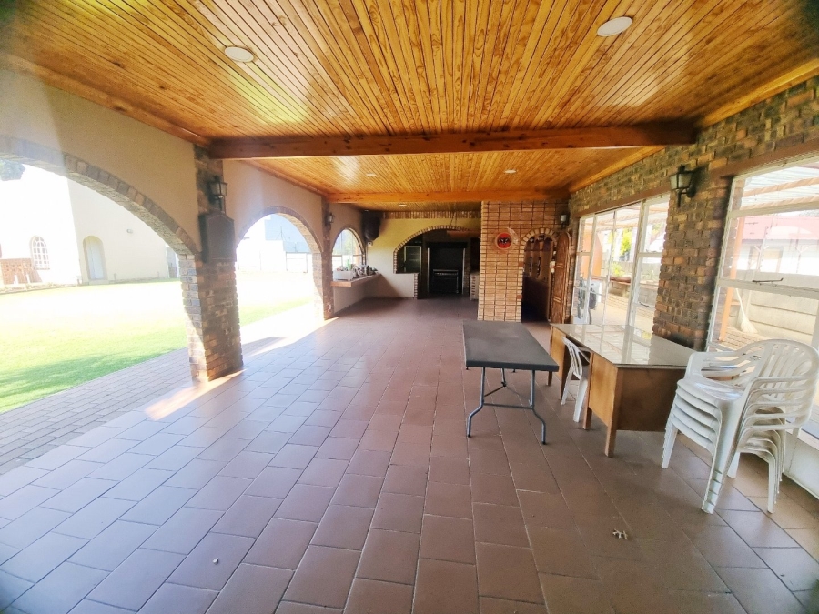 5 Bedroom Property for Sale in Brackenhurst Gauteng