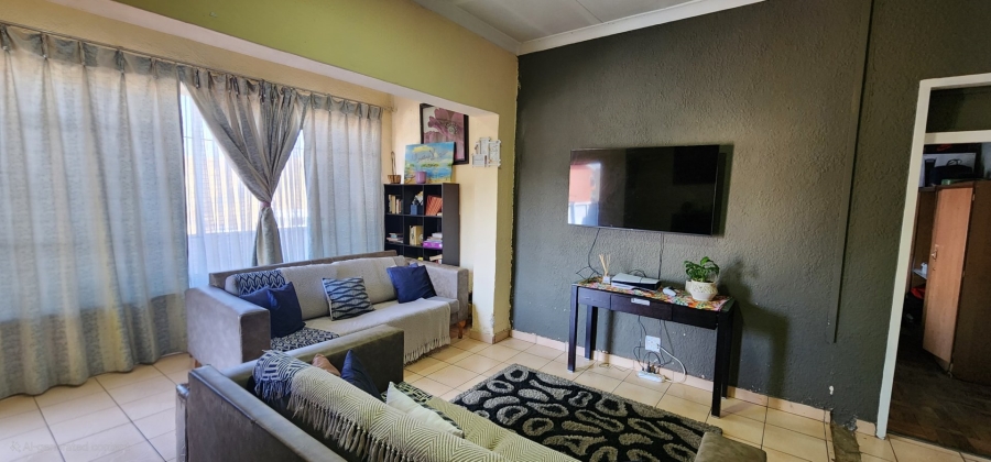 3 Bedroom Property for Sale in Newclare Gauteng