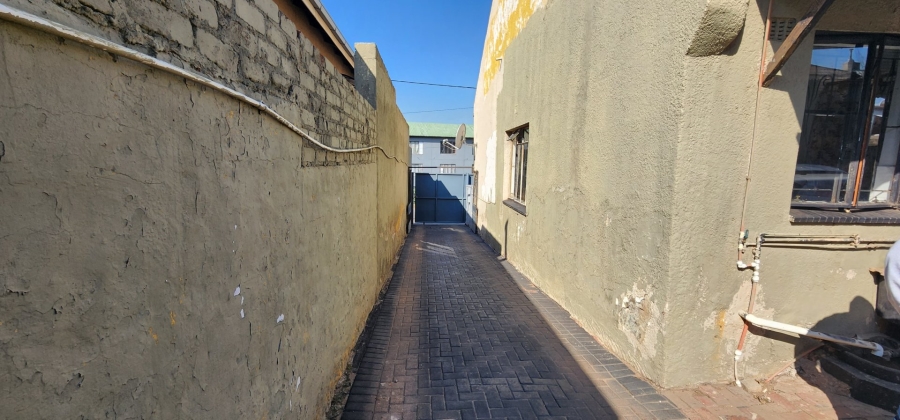3 Bedroom Property for Sale in Newclare Gauteng