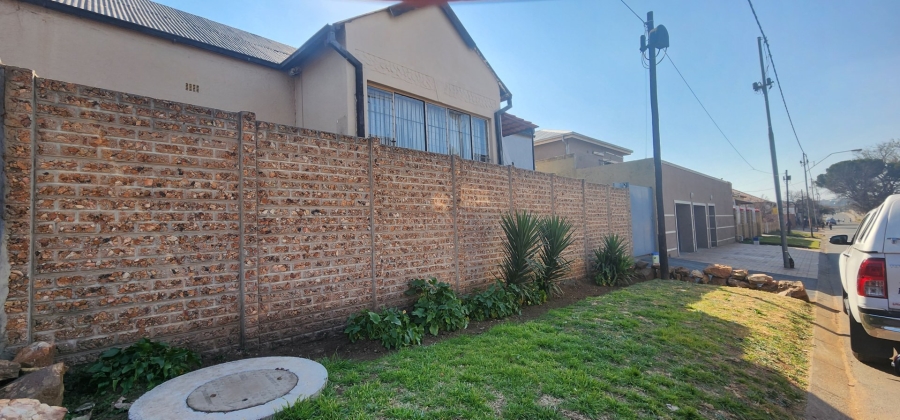 3 Bedroom Property for Sale in Newclare Gauteng