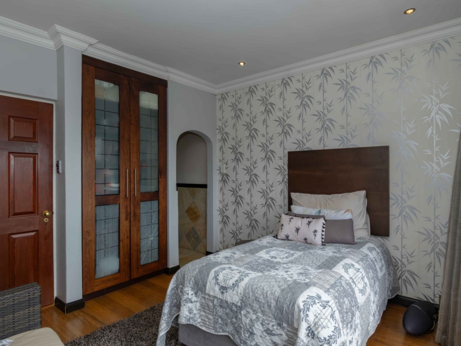 5 Bedroom Property for Sale in Kensington Gauteng