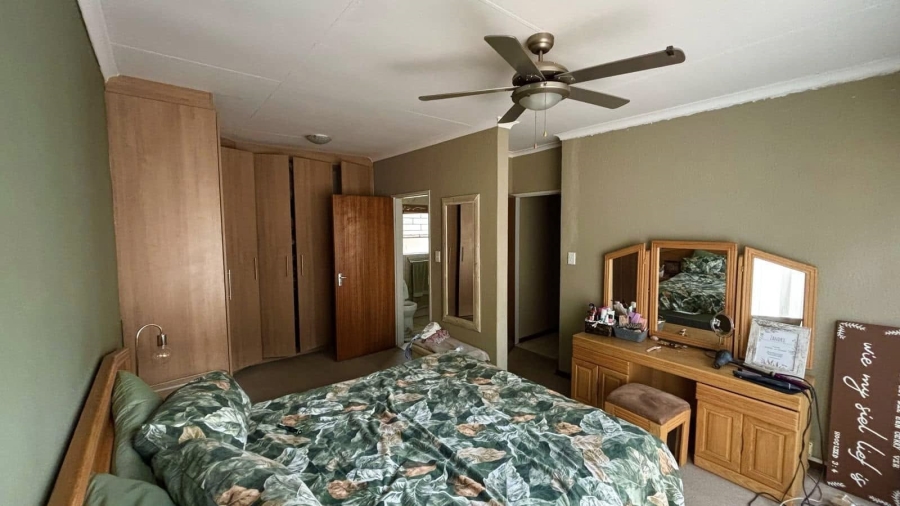3 Bedroom Property for Sale in Vanderbijlpark SW 5 Gauteng