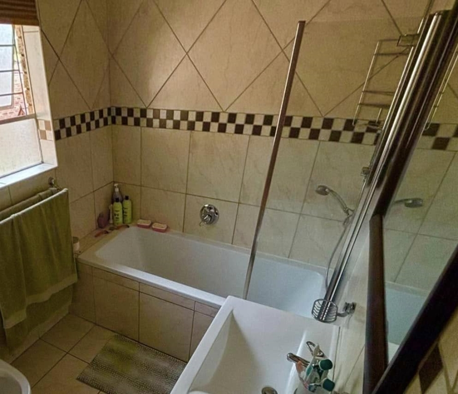 3 Bedroom Property for Sale in Vanderbijlpark SW 5 Gauteng