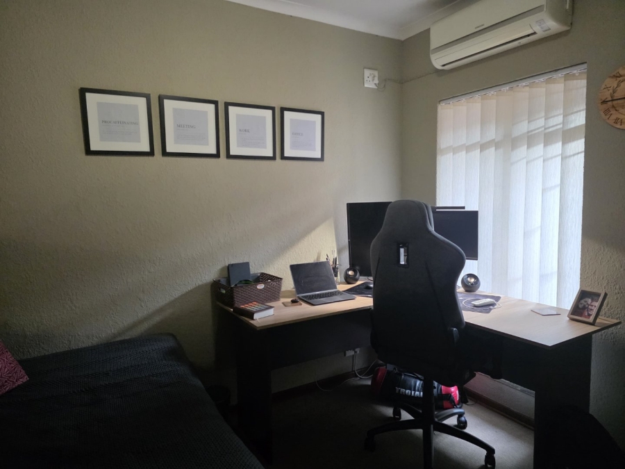 3 Bedroom Property for Sale in Vanderbijlpark SW 5 Gauteng