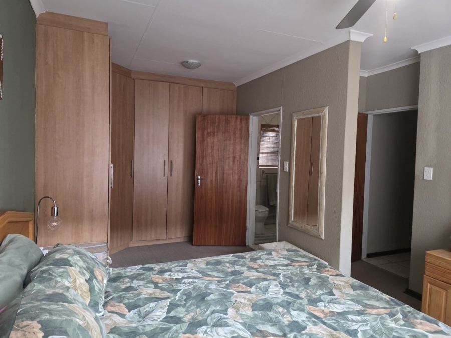 3 Bedroom Property for Sale in Vanderbijlpark SW 5 Gauteng