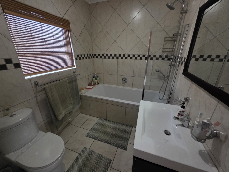 3 Bedroom Property for Sale in Vanderbijlpark SW 5 Gauteng
