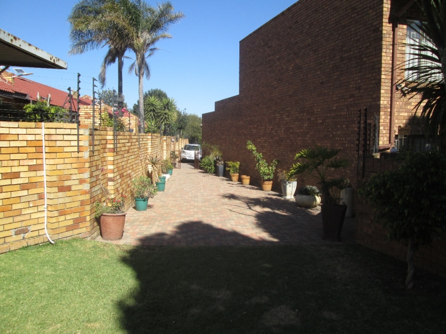 2 Bedroom Property for Sale in Croydon Gauteng