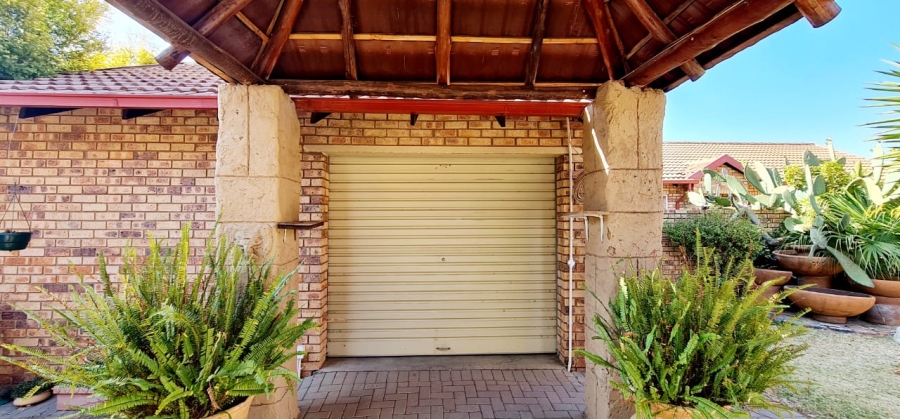 To Let 3 Bedroom Property for Rent in The Reeds Gauteng