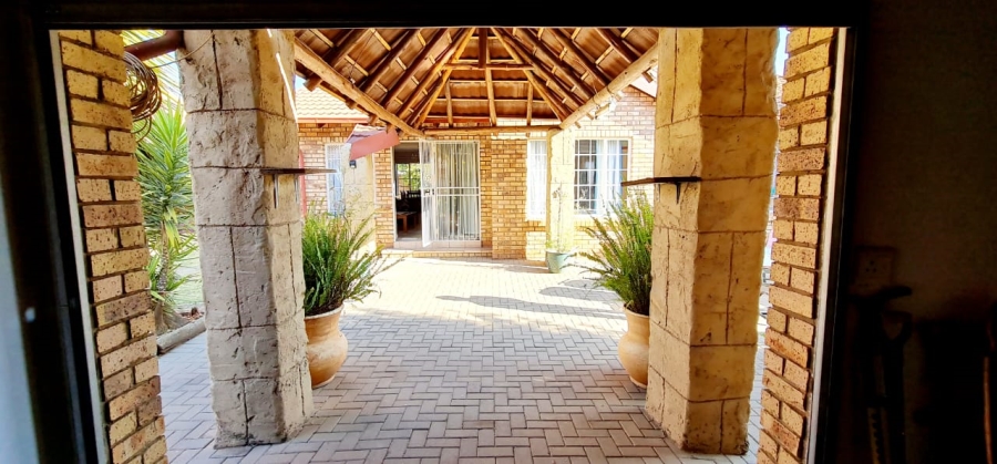 To Let 3 Bedroom Property for Rent in The Reeds Gauteng