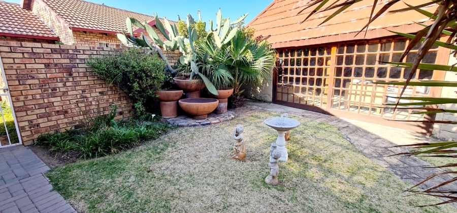 To Let 3 Bedroom Property for Rent in The Reeds Gauteng