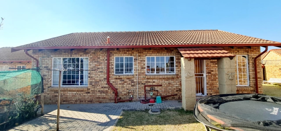 To Let 3 Bedroom Property for Rent in The Reeds Gauteng