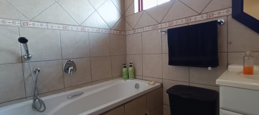 3 Bedroom Property for Sale in Green Acres Estate Gauteng