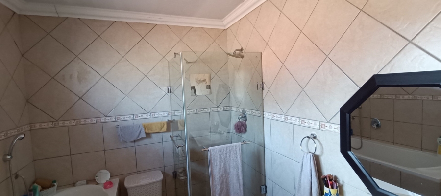 3 Bedroom Property for Sale in Green Acres Estate Gauteng