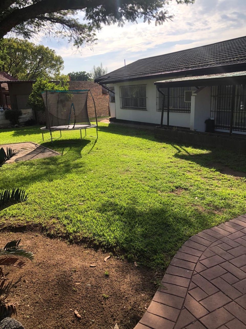To Let 3 Bedroom Property for Rent in Birch Acres Gauteng