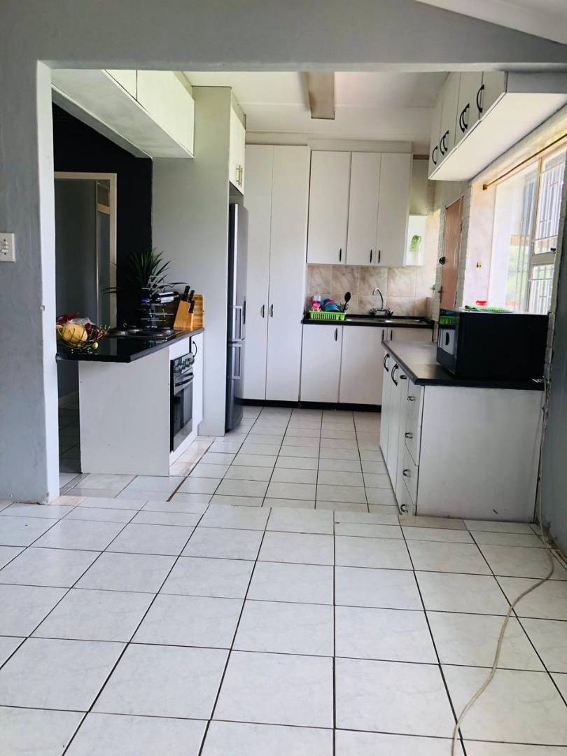 To Let 3 Bedroom Property for Rent in Birch Acres Gauteng