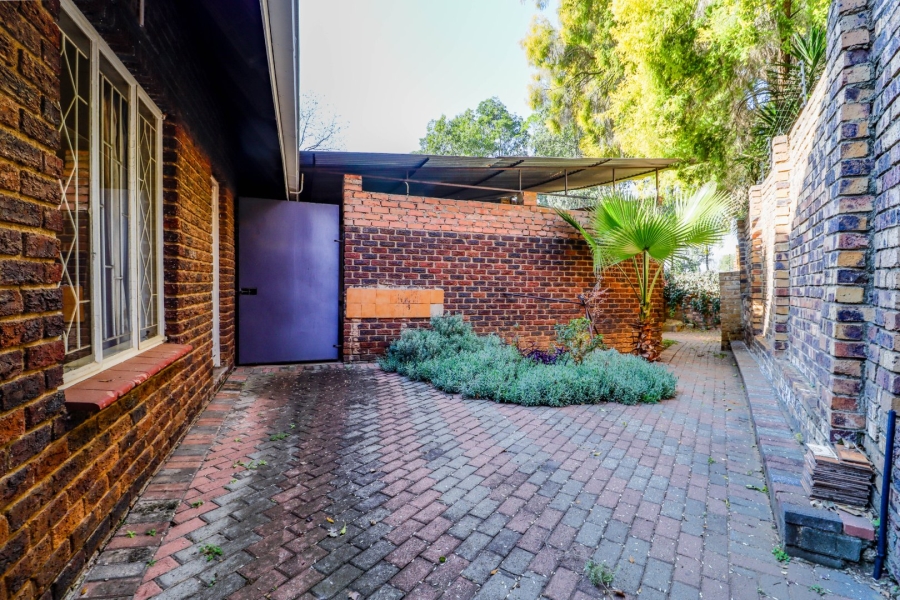 4 Bedroom Property for Sale in Paulshof Gauteng