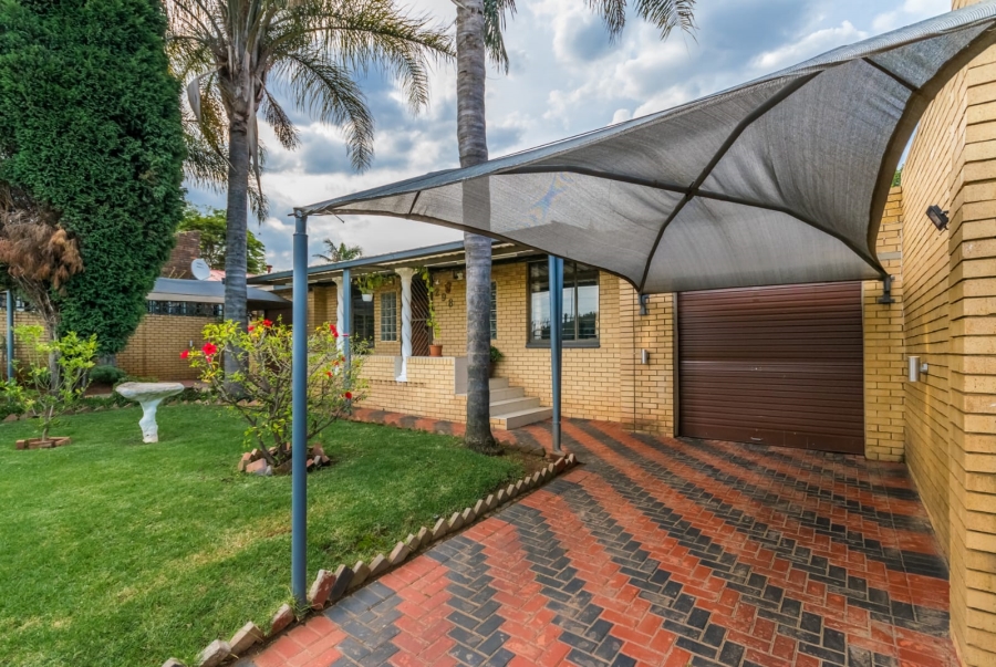 3 Bedroom Property for Sale in Laudium Gauteng