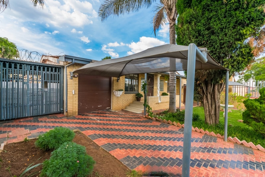 3 Bedroom Property for Sale in Laudium Gauteng